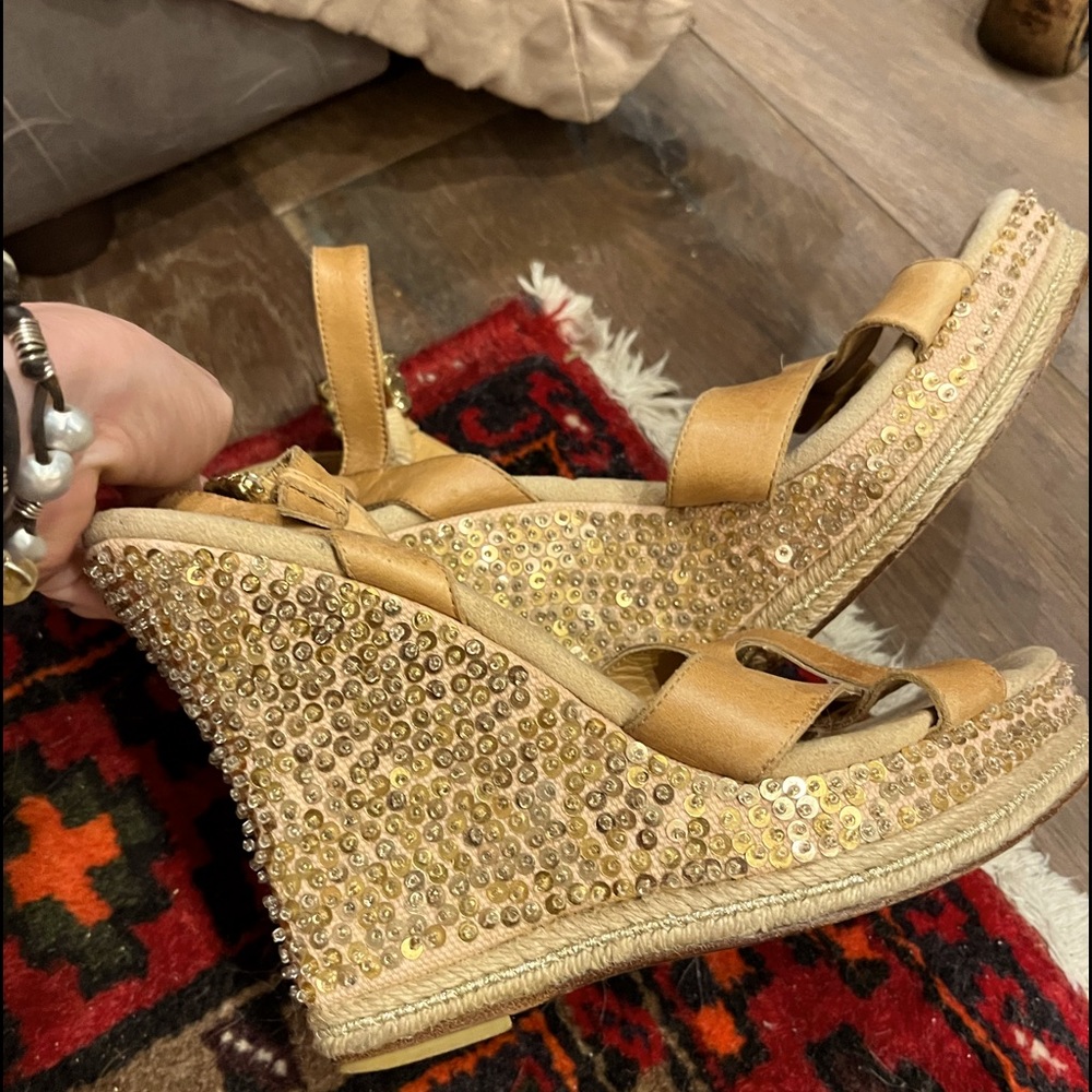 Sparkling sequins detail wedge sandles by LAUNDRY by Shelli Segal